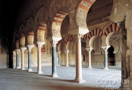 Unas 90 mujeres del Valle del Guadiato visitan Medina Azahara 